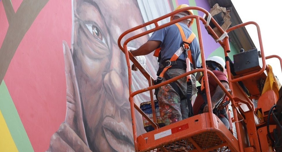 Memomural ginásios ganham tributo artístico a personalidades de Araxá